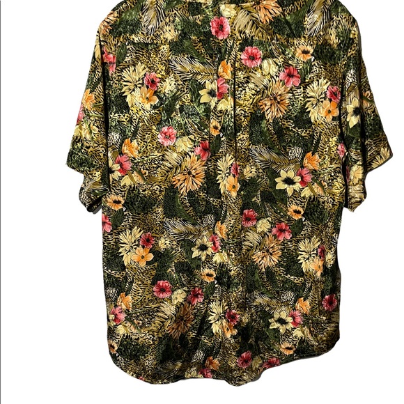 Vintage silky 1970’s casual button up - Picture 8 of 8